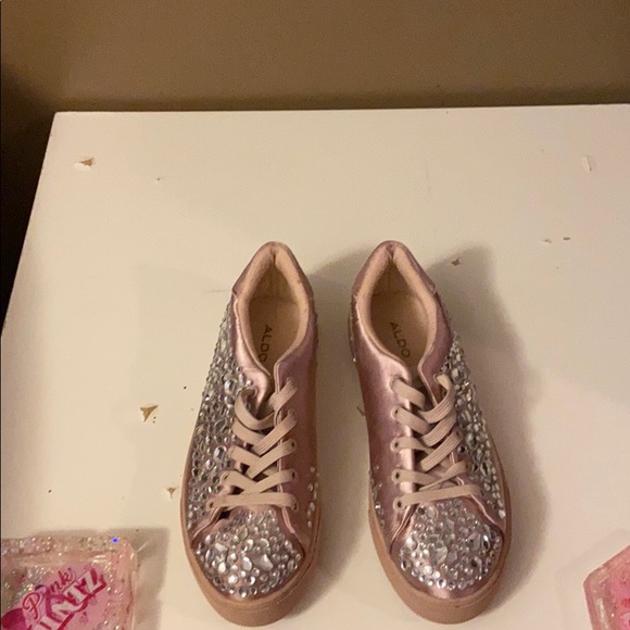 Shoes - Picture 2 of 3